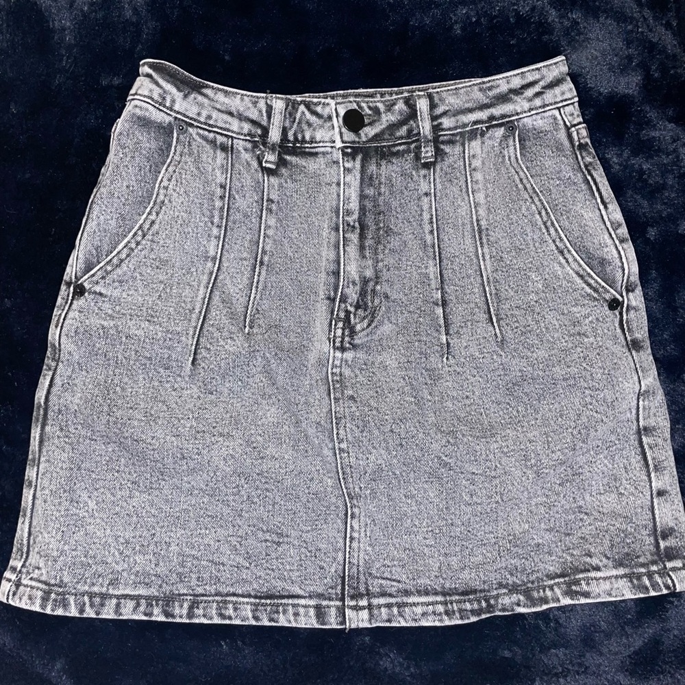Denim skirt with pockets